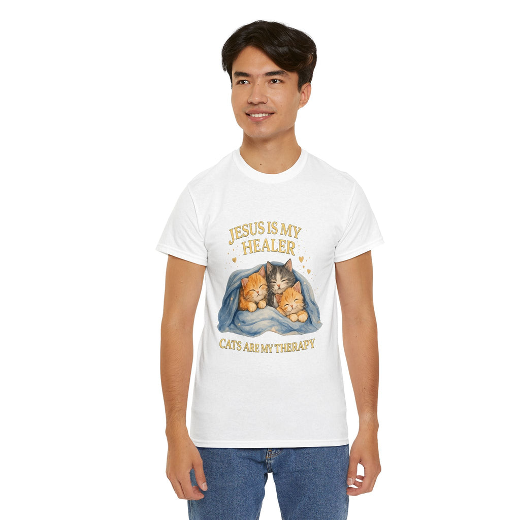 T-Shirt Gatto Cristiano — Gesù è il mio Guaritore, i Gatti sono la mia Terapia Maglietta Carina per la Fede e gli Animali Domestici
