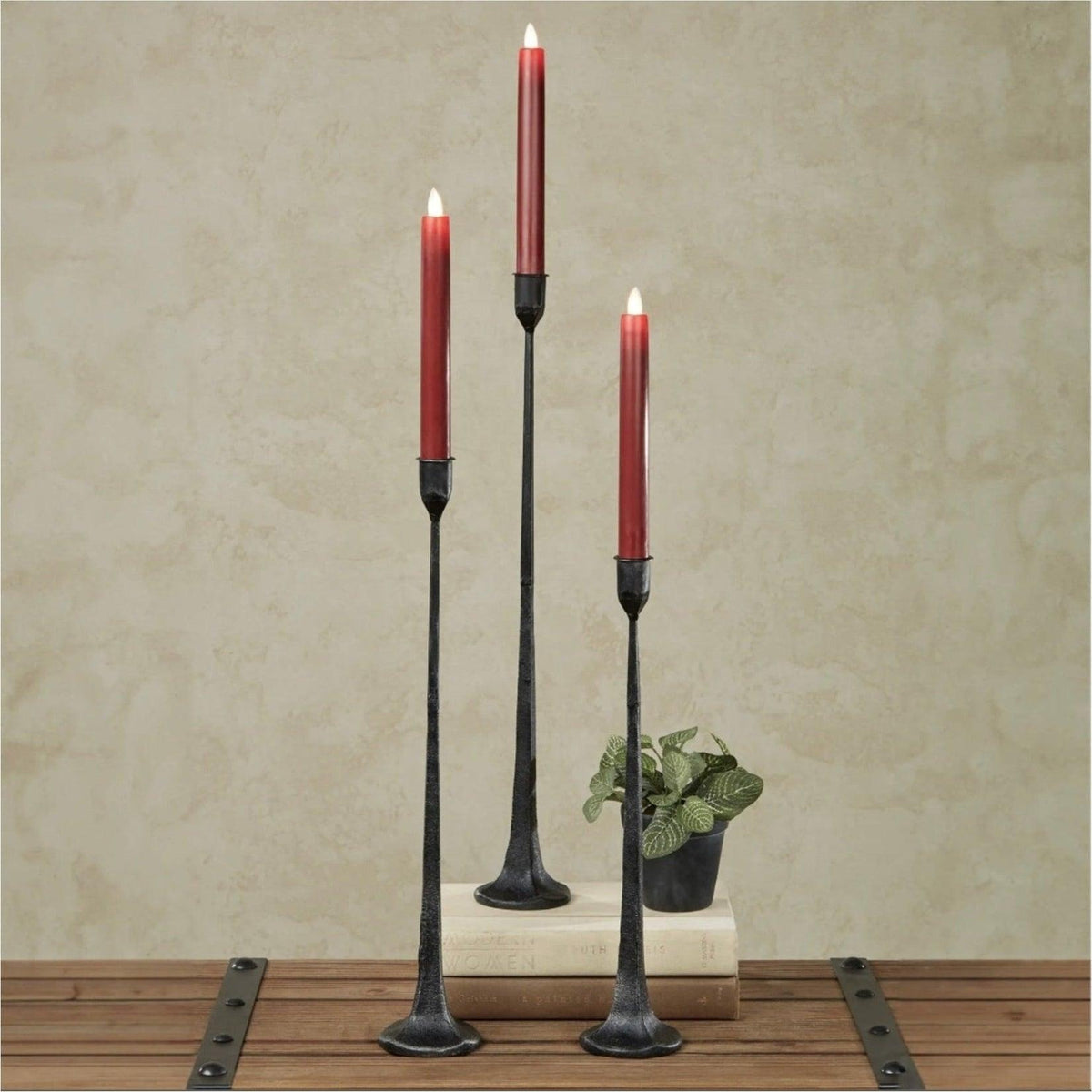 Candelabri alti in ghisa per candele affusolate - Set da 3