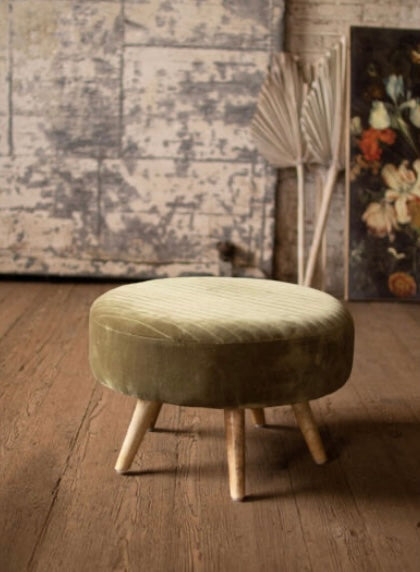 Pouf in velluto con gambe in legno
