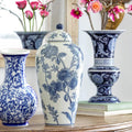 Splendido oggetto in porcellana dipinto a mano in stile Chinoiserie
